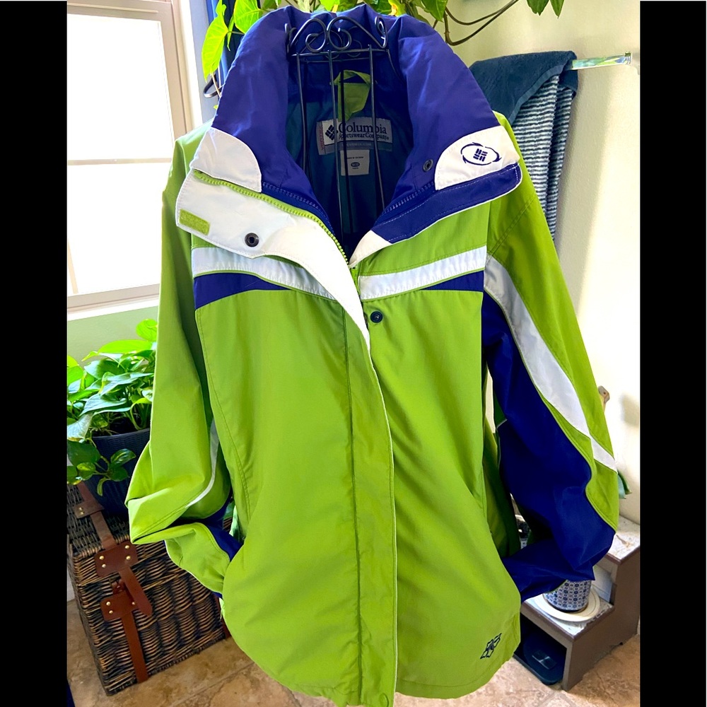 Boys Columbia ski/ board jacket w/roll up hoodie